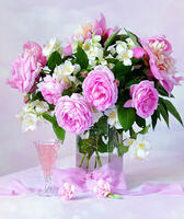 Без бренда «Нежный букетик с розами и настойка» в Рязани